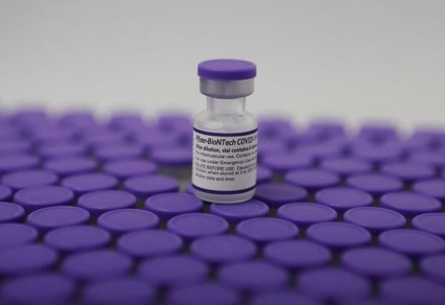 Imagem da noticia Aplicação da Pfizer em adolescentes é segura, defende infectologista