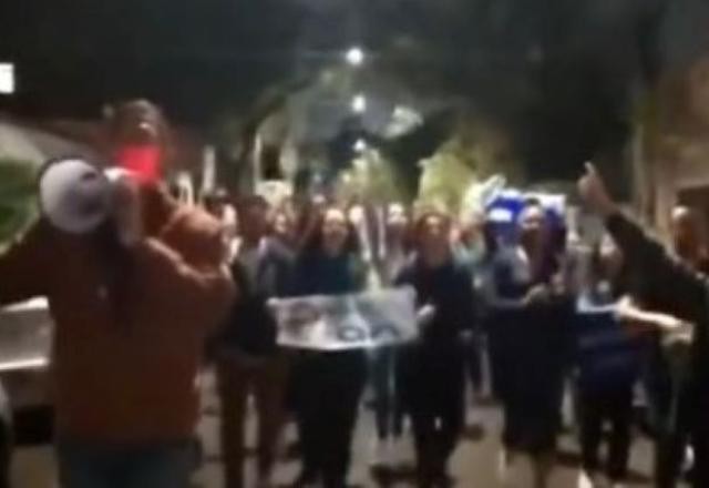 Imagem da noticia Candidatos que não estarão em debate convocam apoiadores para protesto