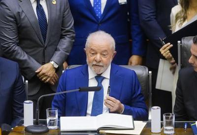 Após intensa varredura da PF, Lula começa a despachar do Planalto Após intensa varredura da PF, Lula começa a despachar do Planalto