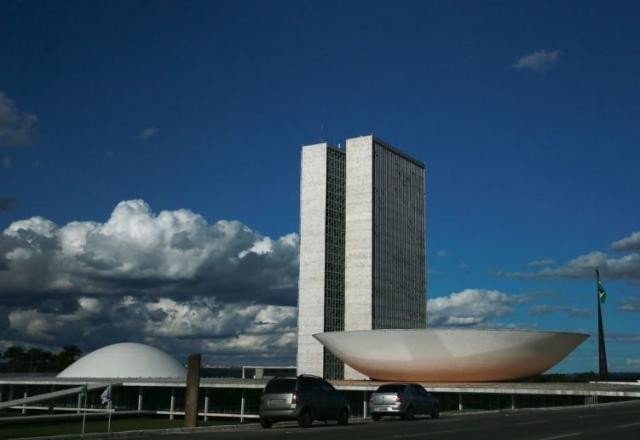 Imagem da noticia Aprovada ampliação de direito da mulher a acompanhante nos serviços de saúde