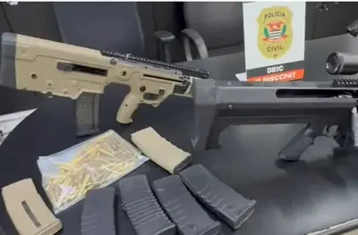 Polícia apreende arsenal de guerra e carros blindados de quadrilha em São Paulo Polícia apreende arsenal de guerra e carros blindados de quadrilha em São Paulo