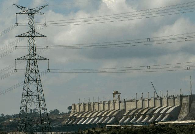 Imagem da noticia Diretor da Aneel vê ônus de R$ 2,5 bilhões a consumidor de energia após leilão