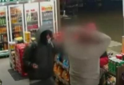 Criminosos fazem reféns durante assalto a posto de combustíveis no Paraná Criminosos fazem reféns durante assalto a posto de combustíveis no Paraná