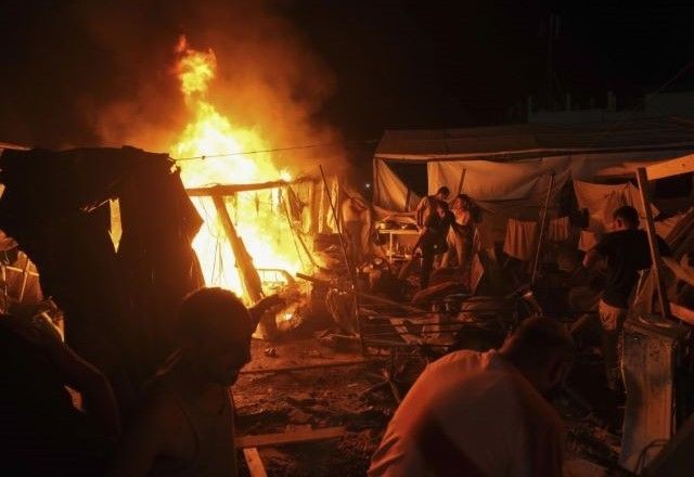 Imagem da noticia Tensão no Oriente Médio: bombardeio de Israel mata 18 em Gaza; ataque a faca deixa dois mortos em Tel Aviv