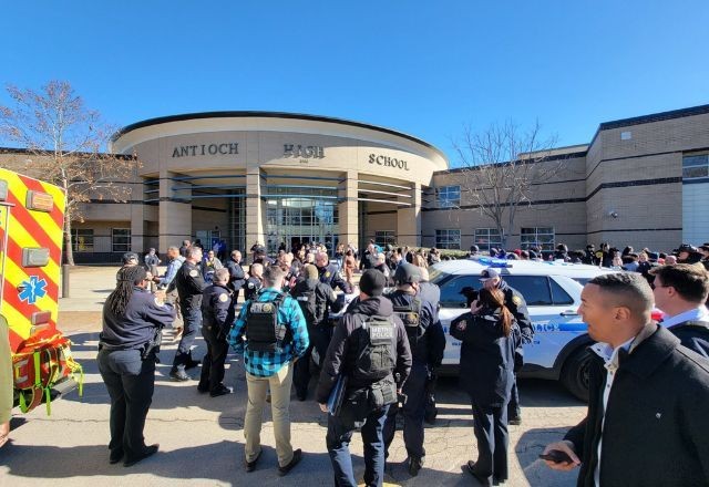 Imagem da noticia Estudante morre após atirador abrir fogo em escola nos Estados Unidos