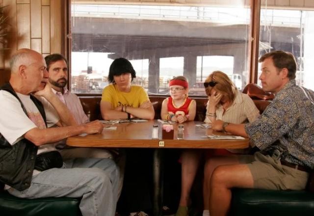 Imagem da noticia Aos 89 anos, morre Alan Arkin, ator que ganhou Oscar por "Pequena Miss Sunshine"