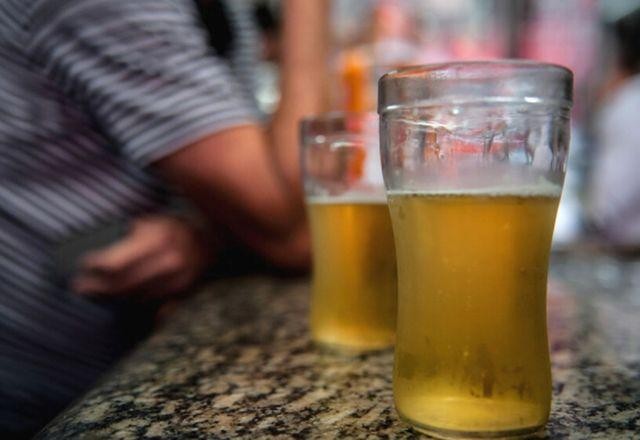 Imagem da noticia Pode beber no domingo de eleição? Nove estados terão Lei Seca