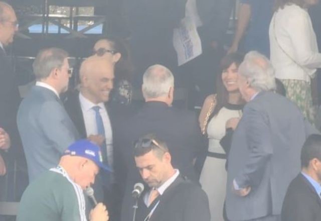 Imagem da noticia Integrantes dos Três Poderes participam do desfile de 7 de Setembro