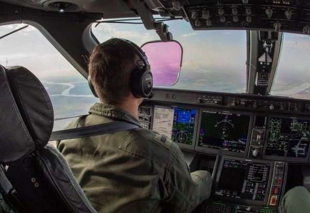 Imagem da noticia Avião da FAB já lançou mais de 200 mil litros de água no Pantanal para combater incêndios