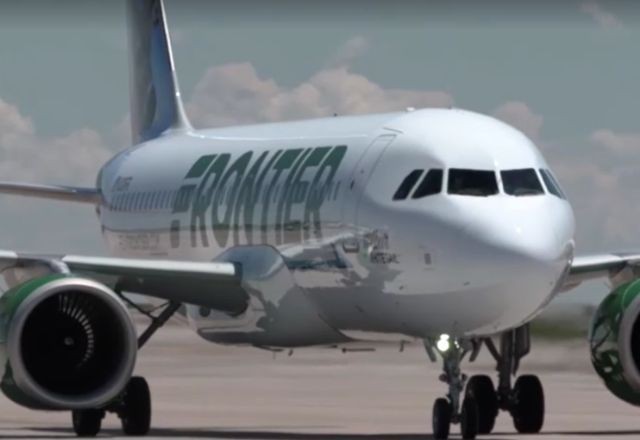 Imagem da noticia Avião atropela e mata pedestre durante decolagem no aeroporto de Denver (EUA)