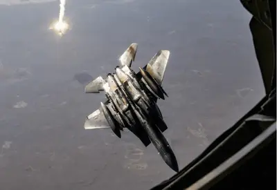 EUA e Irã intensificam buscas por piloto desaparecido após caça abatido EUA e Irã intensificam buscas por piloto desaparecido após caça abatido