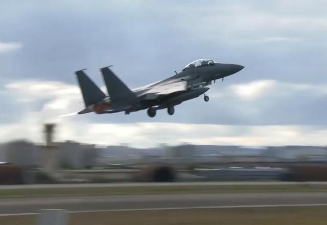 Imagem da noticia Coreia do Norte envia aviões militares para a fronteira com Seul