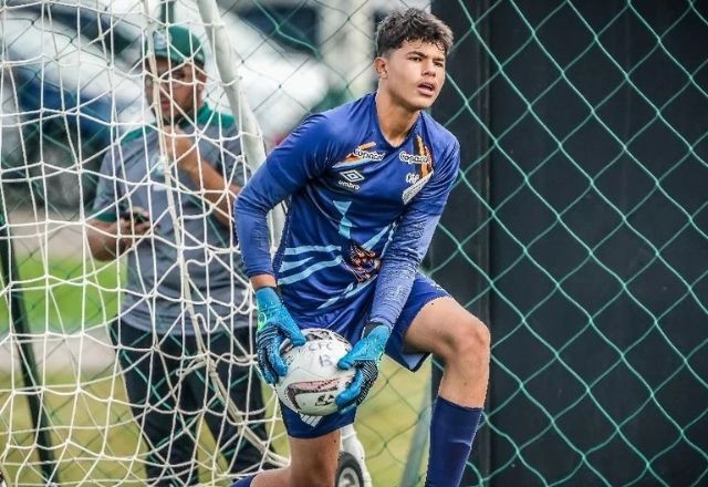 Imagem da noticia Filho de Eliza Samudio assina contrato com o Athletico Paranaense