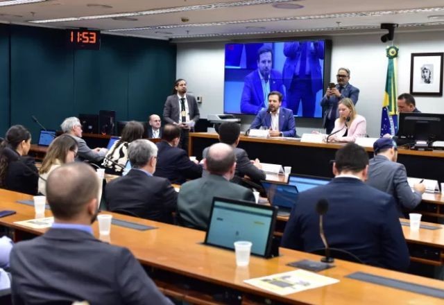 Imagem da noticia Presidente da Anatel defende cadastro de CPF para uso das redes sociais