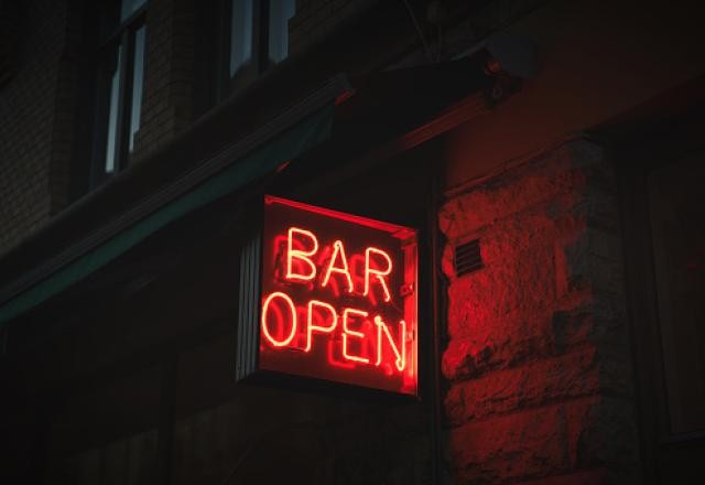 Imagem da noticia Bares e restaurantes começam a exigir passaporte vacinal