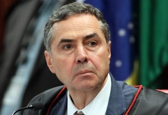 Imagem da noticia Barroso suspende piso salarial da enfermagem