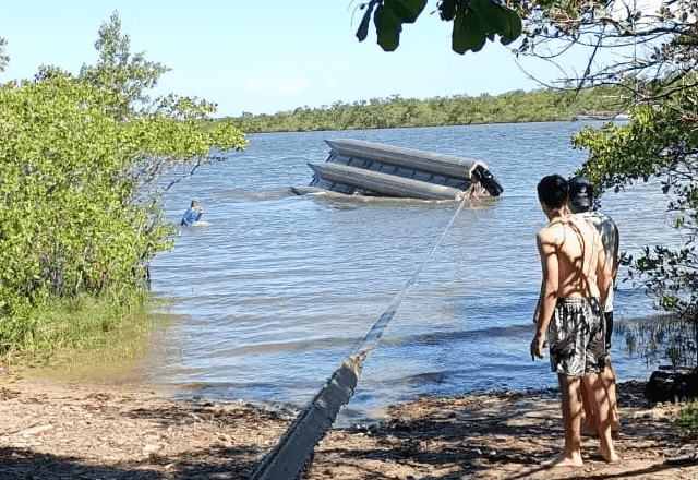 Imagem da noticia Bebê de 8 meses morre afogada após catamarã virar em SC