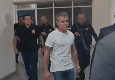 Operação no RJ prende 15 policiais ligados ao bicheiro Rogério de Andrade Operação no RJ prende 15 policiais ligados ao bicheiro Rogério de Andrade