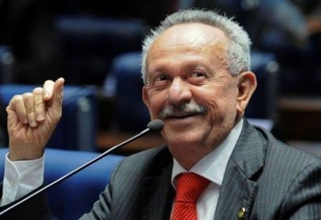 Imagem da noticia Lula lamenta morte de Benedito de Lira: "Voz sempre ativa e importante do povo alagoano"