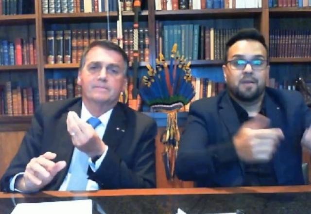 Imagem da noticia Bolsonaro volta a atacar Barroso após fala sobre o voto impresso