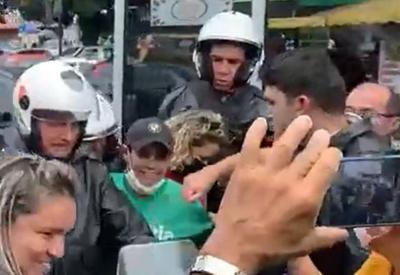 Bolsonaro passeia de moto e visita feira no DF neste sábado Bolsonaro passeia de moto e visita feira no DF neste sábado