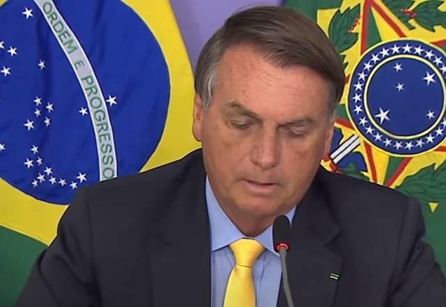 Imagem da noticia A investidor, Bolsonaro defende vacina e ação contra a pandemia