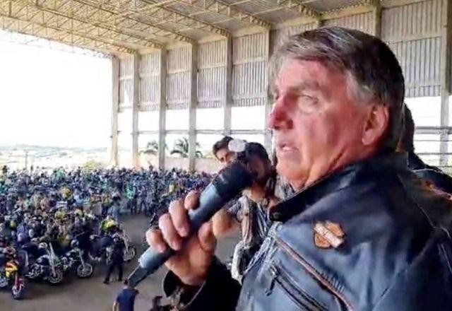 Imagem da noticia Bolsonaro critica acordo entre TSE e WhatsApp e diz que "não será cumprido"