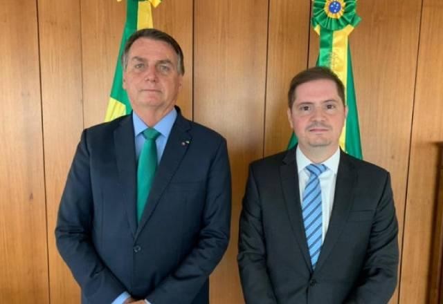 Imagem da noticia Bolsonaro e AGU entram com ação contra regimento interno do STF