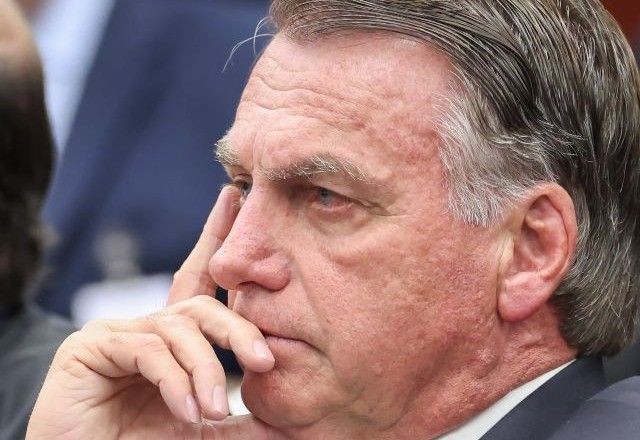 Imagem da noticia Moraes autoriza Bolsonaro a receber visitas de Tarcísio e aliados em prisão domiciliar