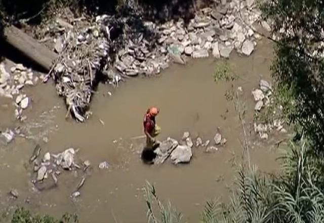 Imagem da noticia Bombeiros continuam busca por pedreiro arrastado por enxurrada em SP
