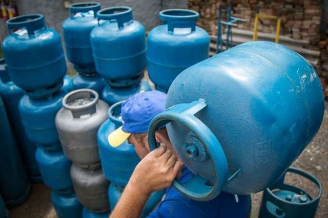 Imagem da noticia Mais de 20 milhões de famílias poderão receber botijões de gás de cozinha a partir de 2025