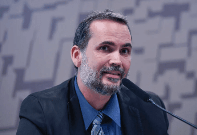 Imagem da noticia Novo ministro do Planejamento renuncia à presidência do Conselho da Petrobras