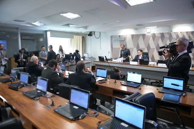 Imagem da noticia CCJ do Senado adia novamente análise de projeto que retoma cobrança do DPVAT