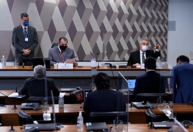 Imagem da noticia Flávio Bolsonaro chama Renan Calheiros de "vagabundo" na CPI da Covid