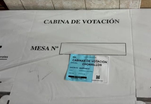 Imagem da noticia Peruanos vão às urnas neste domingo em cenário de decepção com classe política