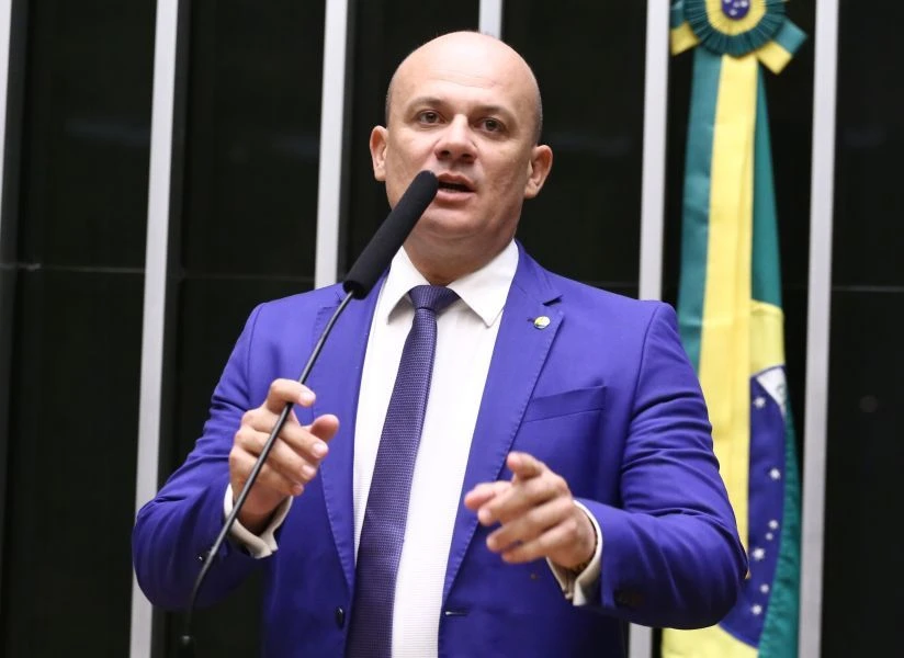 Imagem da noticia Líder da oposição diz que Bolsonaro pediu empenho na candidatura de Flávio e na derrubada de veto de Lula
