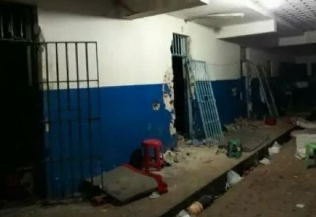 Imagem da noticia Detentos de cadeia em Pernambuco praticam fuga em massa