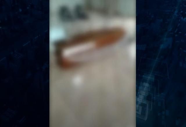Imagem da noticia Polícia interrompe velório e leva corpo de homem para o IML