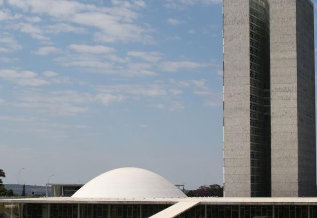 Imagem da noticia Câmara aprova, em 1º turno, PEC que amplia gastos por 1 ano