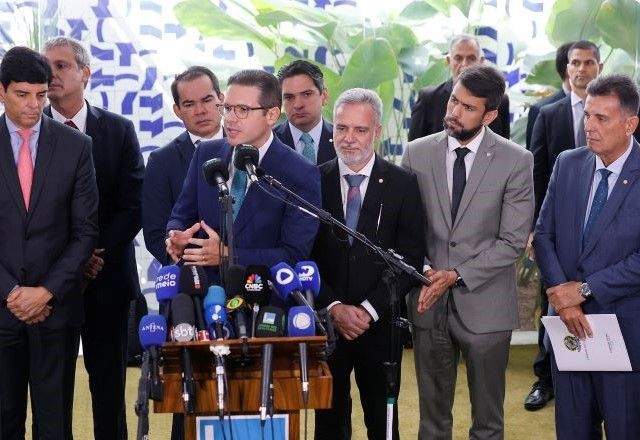 Imagem da noticia IOF: Motta pede presença de Lula nas negociações e sugere rever isenções fiscais