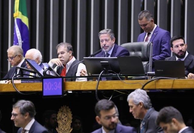 Imagem da noticia PEC da Anistia: entenda proposta de emenda à Constituição que perdoa multas de partidos políticos