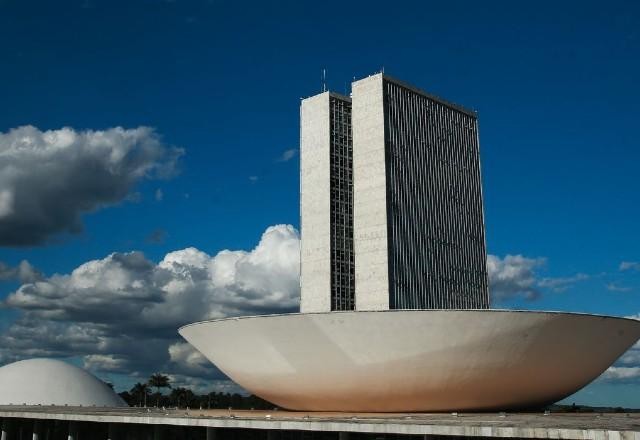 Imagem da noticia Câmara analisa desoneração da folha de pagamento até 2026