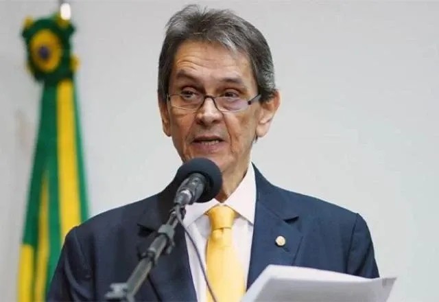 Imagem da noticia PGR se posiciona a favor de prisão domiciliar para Roberto Jefferson; decisão cabe ao STF