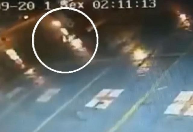 Imagem da noticia Suspeito fica em chamas após incendiar posto de combustíveis em SP