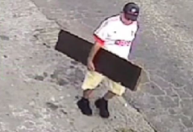 Imagem da noticia Câmera flagra idoso atropelado durante caminhada na Paraíba