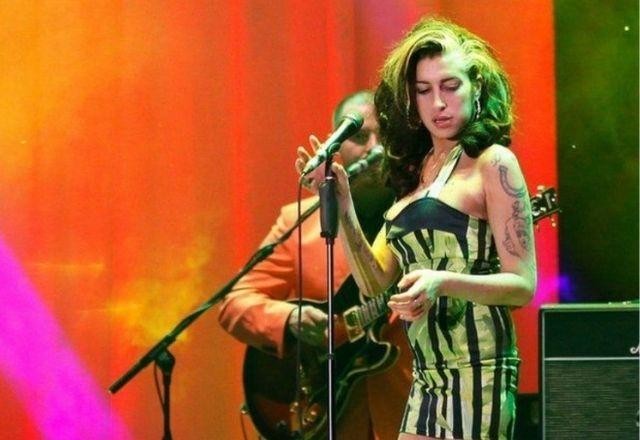 Imagem da noticia Vestido do último show de Amy Winehouse é vendido por US$ 243,2 mil