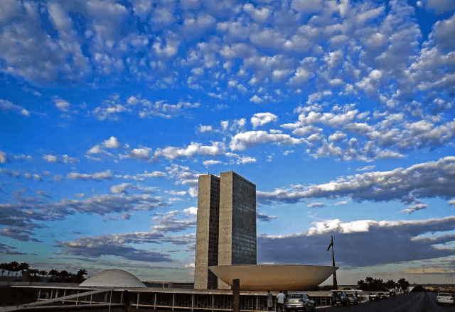 Imagem da noticia Orçamento: R$ 15 bilhões de superávit e R$ 50 bi em emendas; entenda projeto que pode ser votado nesta quinta (20)