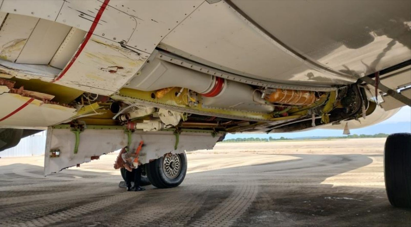 Imagem da noticia Cenipa diz que "uso de celular" na torre contribuiu para batida de avião no Galeão