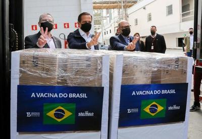 CoronaVac: Butantan recebe insumos para produção de 10 milhões de doses CoronaVac: Butantan recebe insumos para produção de 10 milhões de doses