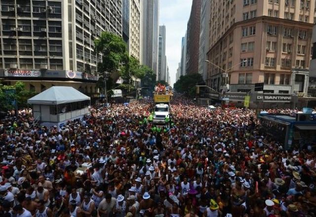 Imagem da noticia Governador do Rio sugere cancelamento do carnaval em todo o estado
